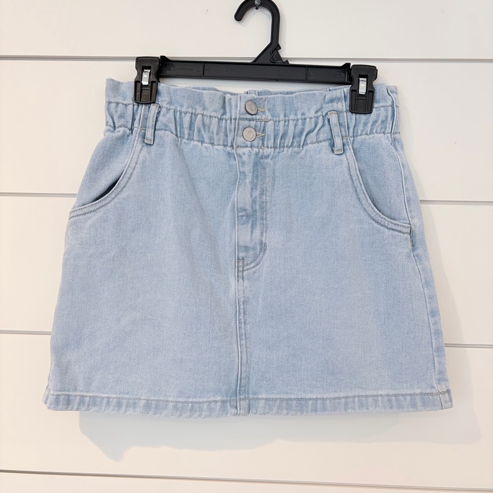 PacSun Denim Mini Skirt Light Wash Y2K Core Coastal Casual M Model Off-Duty